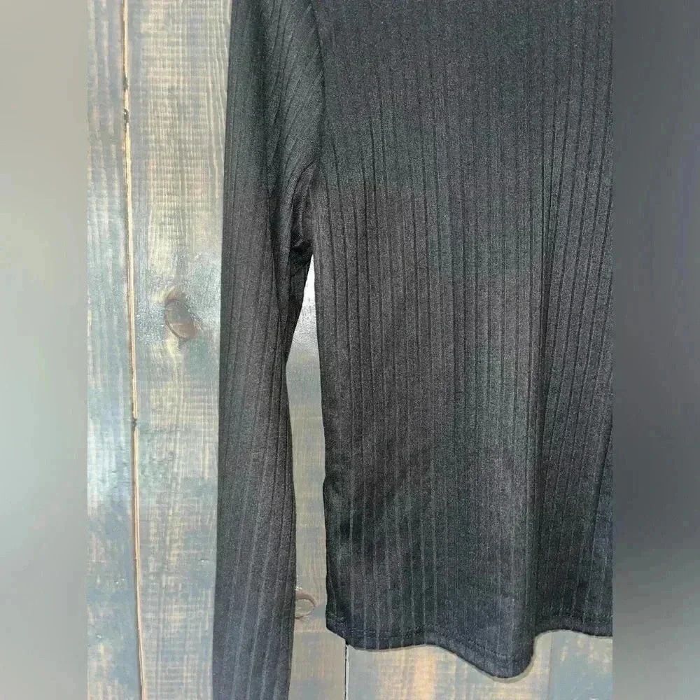 Black Ribbed Mock Neck Long Sleeve Crop Top Minimalist Basic Casual - Picture 2 of 5